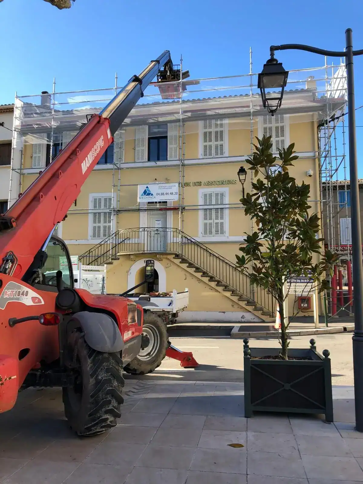 Chantier toiture en cours - Matériel professionnel Altitude Bois